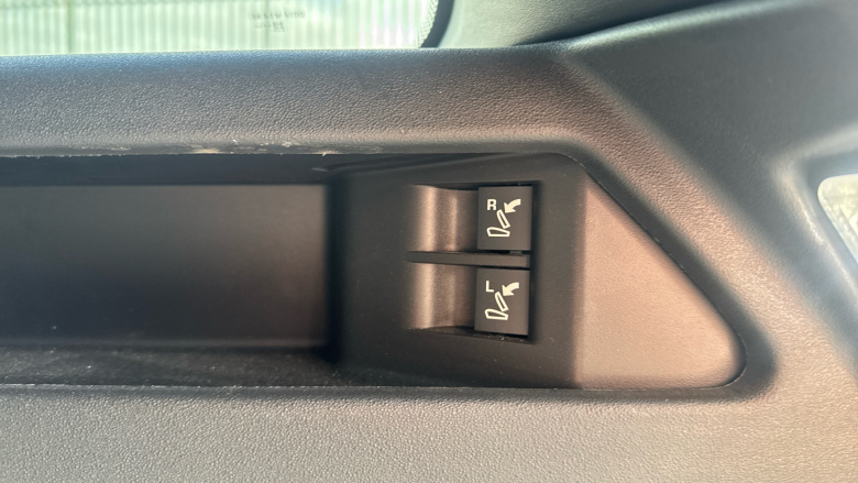 Land Rover Discovery Sport 1.5 P300e Urban Edition 5dr Auto [5 Seat] Station Wagon